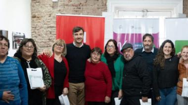 Morón: IPS y Fundación Banco Provincia entregaron anteojos