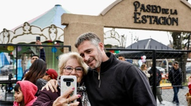 Achával compartió con las familias de Pilar la apertura del Paseo de la Estación