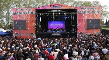 Miles de vecinos disfrutaron el tradicional festejo del Día de la Primavera y del Estudiante en José C. Paz