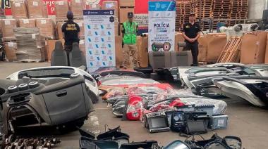 Tras más de 50 allanamientos cayó una banda que robaba y contrabandeaba autos al exterior
