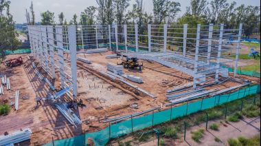 Moreno avanza con la construcción del gimnasio en el Polideportivo Municipal