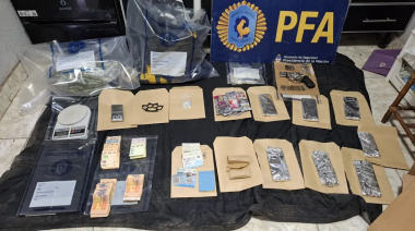 Desarticularon una banda narco que se disfrazaba de policías para vender pasta base y cocaína