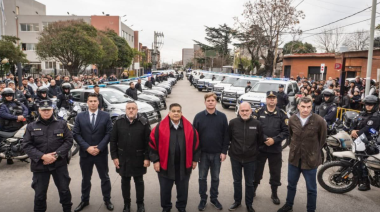 Mario Ishii encabezó la entrega de 40 nuevos móviles policiales