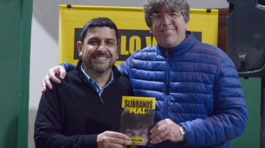 Luis Morales presentó el libro “$Libranos del Mal” en Merlo, junto a su autor Pablo Vera