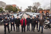 Mario Ishii encabezó la entrega de 40 nuevos móviles policiales