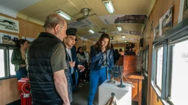 Moreno: Fernández, junto a Contreras y Correa visitaron el Tren Museo que llegó a Francisco Álvarez