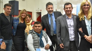 Entrega de pensiones no contributivas en Merlo