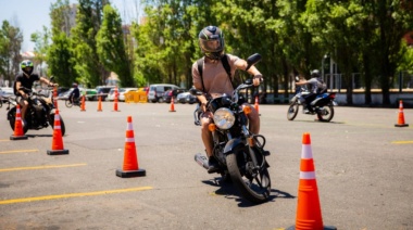 Tres de Febrero abre la primera escuela gratuita de manejo de motos en PBA