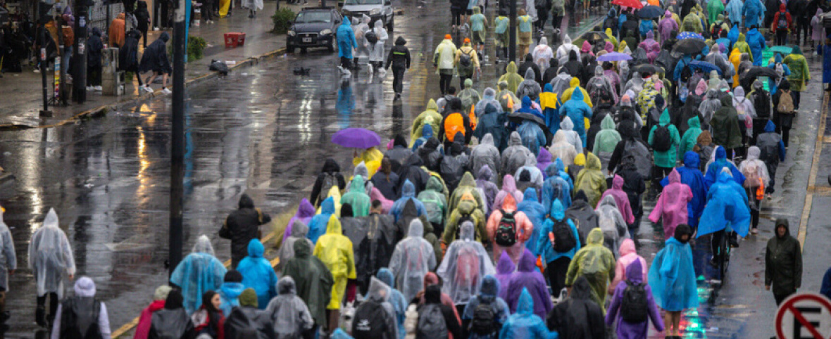 Bajo la lluvia, miles de fieles iniciaron la 52ª Peregrinación Juvenil a Luján