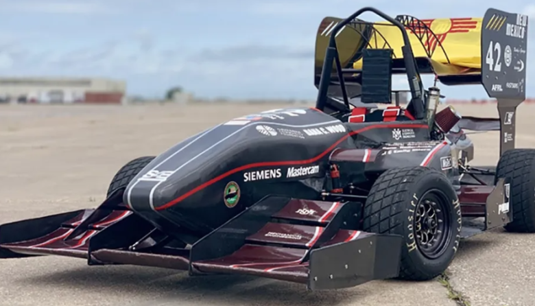 Estudiantes de la UNLaM construirán un auto de fórmula eléctrico para competir