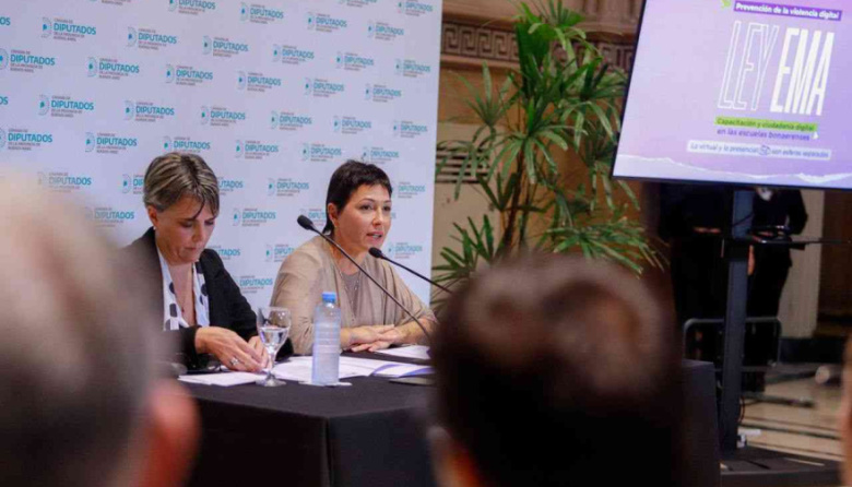Presentaron la "Ley Ema" para prevenir la violencia digital en las escuelas bonaerenses