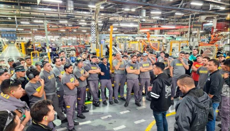 Pirelli suspenderá la producción en su planta de Merlo y eliminará los turnos de fin de semana