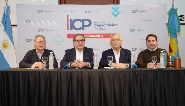 Alak encabezó una clase de formación política en Ituzaingó