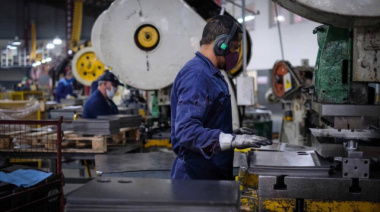 La industria bonaerense cayó por debajo de la pandemia y encendió alarmas en Axel Kicillof