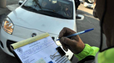 Aumentos en la nafta y en las multas de tránsito