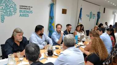 Provincia vuelve a negociar salarios con los estatales: el modelo de oferta que evalúan por la estrechez financiera
