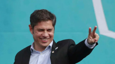 Kicillof llamó en Santa Fe a "prepararnos para una elección histórica que definirá el futuro de Argentina"