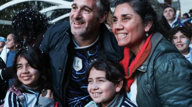 Pilar festejó contra Inglaterra en el Paseo del centro