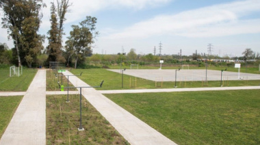 Con fondos bonaerenses, la UNAHUR terminó su campo de deportes de 40 mil metros cuadrados