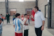 Achával participó de una jornada con familias en el Club Municipal de Manuel Alberti