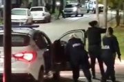Un policía de la Ciudad fue detenido tras disparar más de 30 veces al aire en Ituzaingó