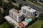 Escobar: entre las restricciones al mercado y el próspero negocio inmobiliario de Ariel Sujarchuk
