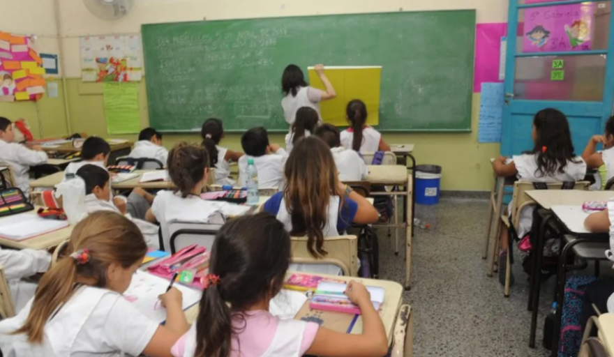 Un millón de bonaerenses retoman las clases